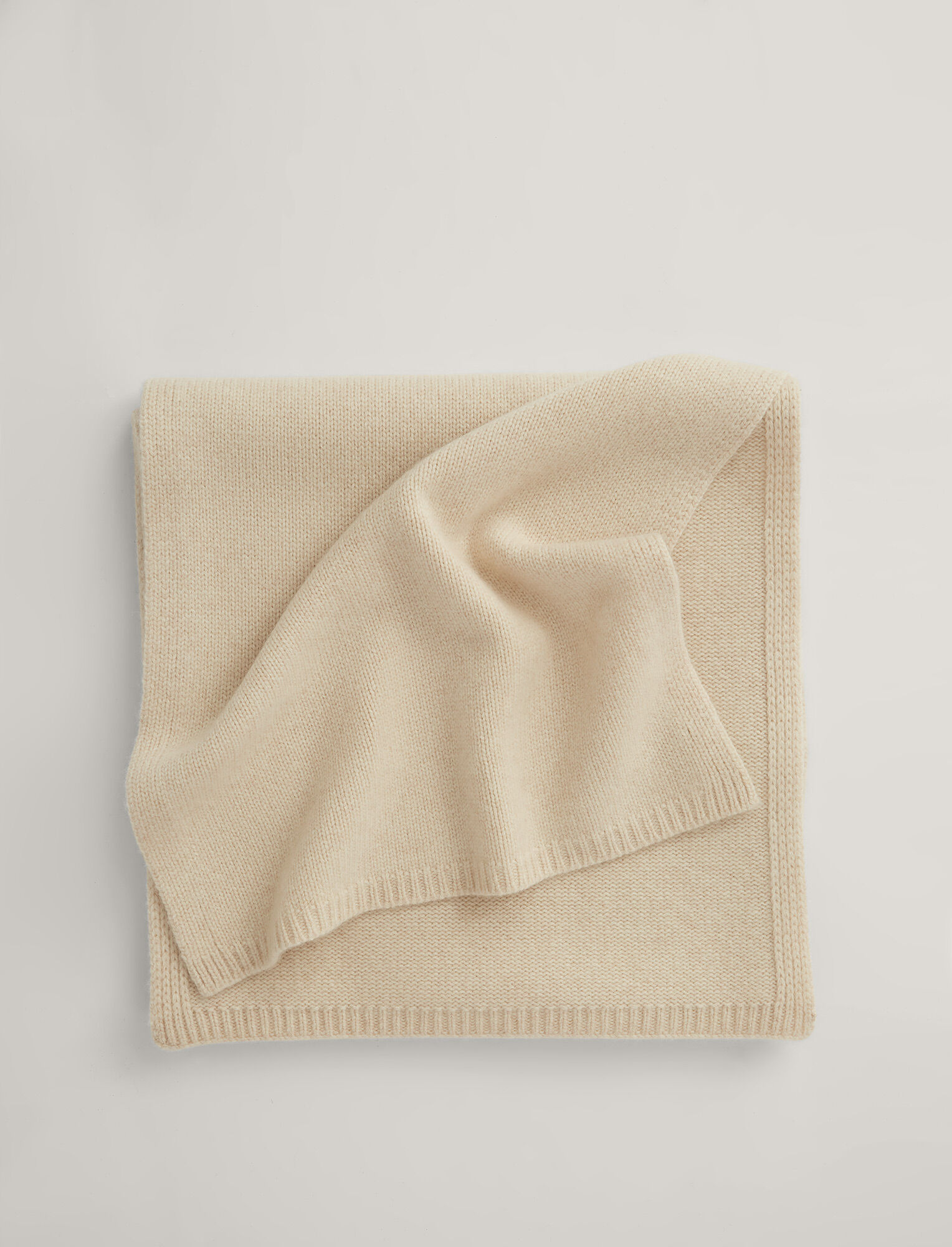 Joseph, Cashmere Luxe Scarf, in IVORY